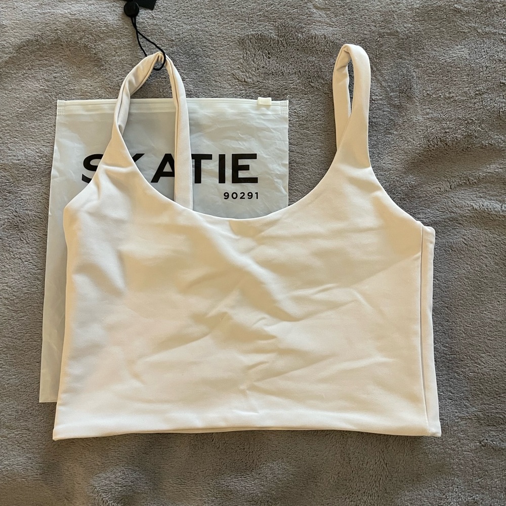 NWT Paige crop vanilla / white crop top - SKATIE